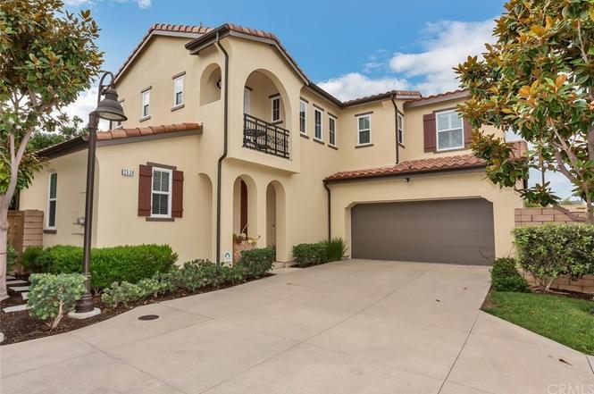 2539 Cornerstone Ln in Costa Mesa, CA - Building Photo