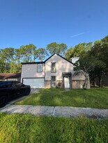 10244 Pine Breeze Rd W in Jacksonville, FL - Building Photo