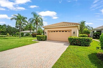 8382 Danbury Blvd in Naples, FL - Building Photo - Building Photo