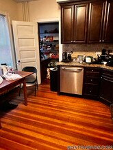 352 Main St, Unit 1 in Medford, MA - Foto de edificio - Building Photo