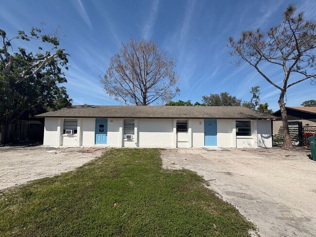 property at 1003-1005 58th Ave Dr E