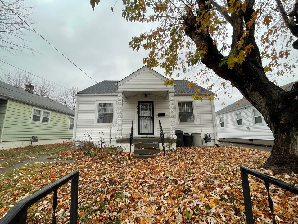 609 Montana Ave in Louisville, KY - Building Photo