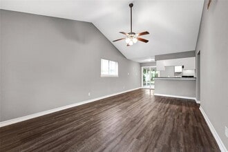 10914 Twig Dr in Houston, TX - Foto de edificio - Building Photo