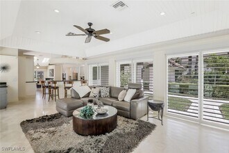 655 Galleon Dr in Naples, FL - Building Photo - Building Photo