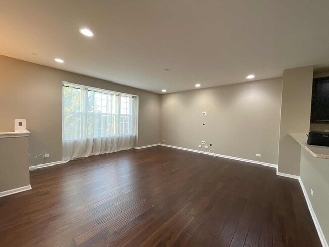 11 Bethel Ln in Schaumburg, IL - Building Photo - Building Photo