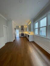 3223 N Richmond St, Unit 1 in Chicago, IL - Building Photo - Building Photo