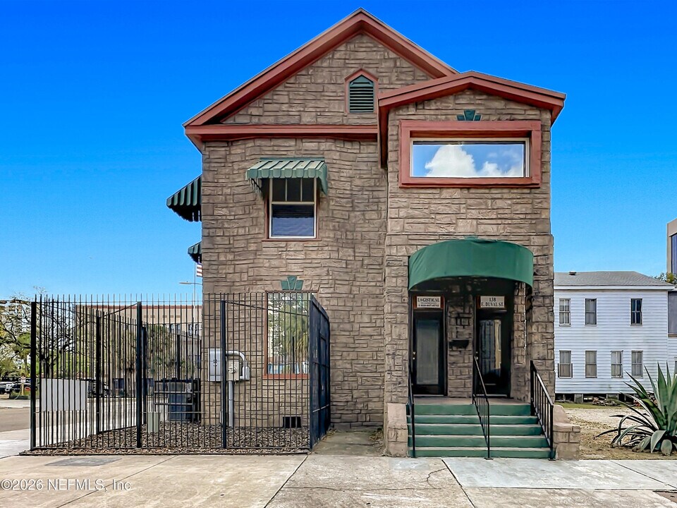 138 W Duval St in Jacksonville, FL - Building Photo