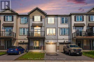906 Lixnaw Ct in Ottawa, ON - Building Photo