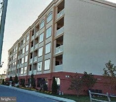 100 Taylor St in Colonial Beach, VA - Building Photo