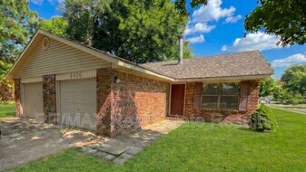 4416 Acoma St in Fayetteville, AR - Building Photo