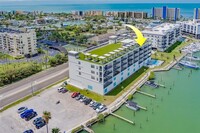 400 150th Ave, Unit 505 in Madeira Beach, FL - Building Photo - Building Photo