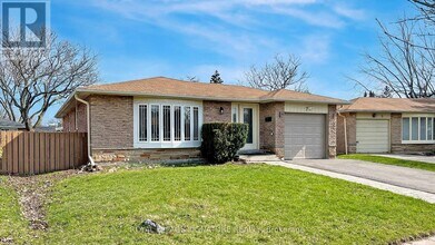 7 Boundy Crescent in Toronto, ON - Building Photo - Building Photo