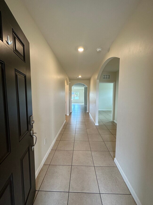 2038 NW 5th Terrace in Cape Coral, FL - Building Photo - Building Photo