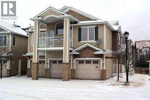168 Royal Birch Mt NW in Calgary, AB - Building Photo