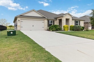 106 Sandpiper Dr in Bastrop, TX - Building Photo - Building Photo
