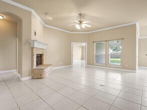 8464 Arroyo Ln in Benbrook, TX - Foto de edificio - Building Photo
