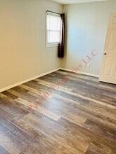 913 E Emerson St in Bloomington, IL - Building Photo - Building Photo