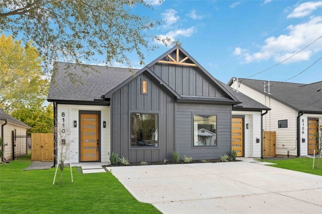 8110 Brandon St in Houston, TX - Building Photo - Building Photo