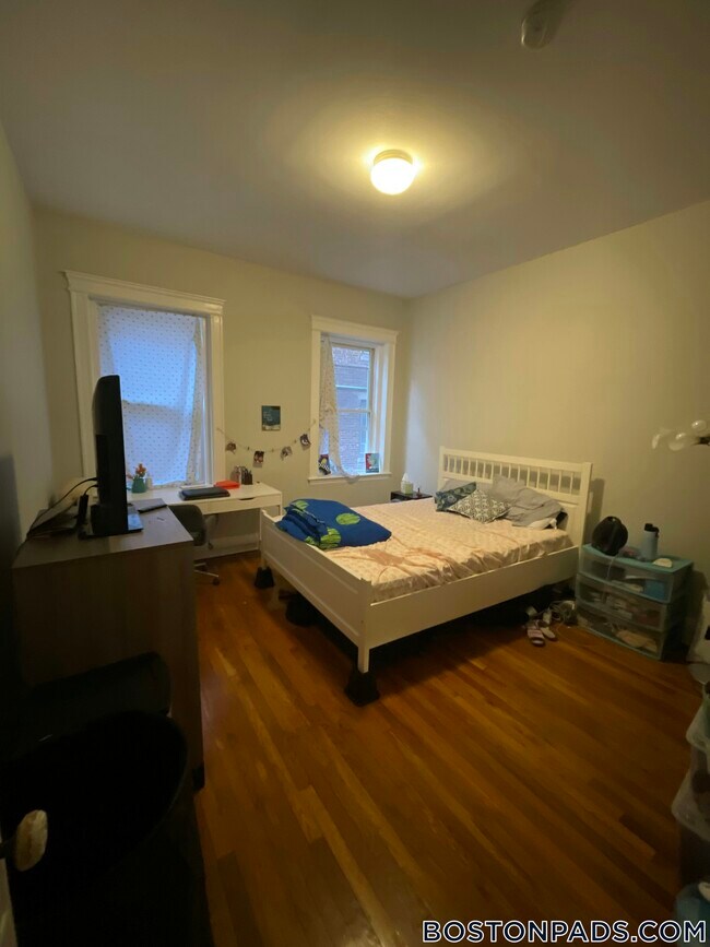 1197 Commonwealth Ave in Boston, MA - Building Photo - Building Photo