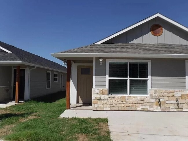 property at 810 N Broughton St