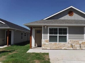 810 N Broughton St, Unit 812 in Sherman, TX - Building Photo - Building Photo