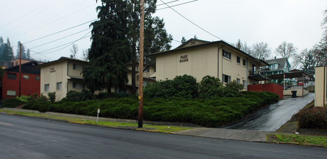 805-831 SE Mosher Ave in Roseburg, OR - Building Photo - Building Photo