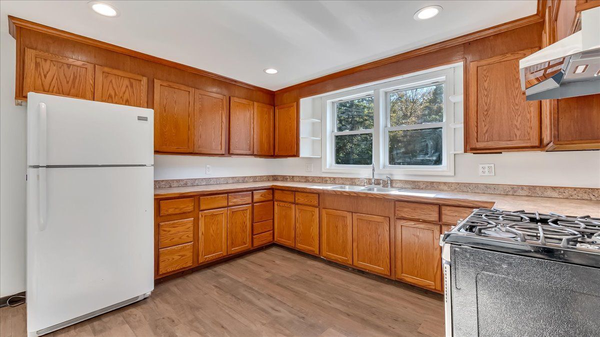 960 Main St in Newfoundland, PA - Building Photo