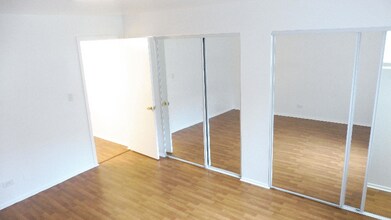 1331 E Ports O Call Dr in Palatine, IL - Building Photo - Building Photo