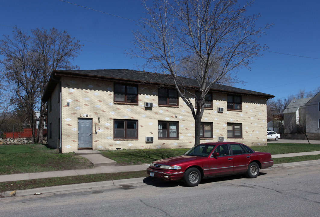 1101 Spring St NE in Minneapolis, MN - Building Photo