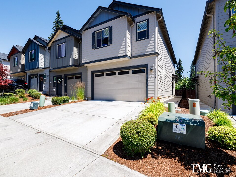 11305 NE 14th Ct in Vancouver, WA - Foto de edificio