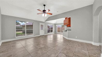 3412 Glastonbury Dr in Pearland, TX - Building Photo - Building Photo
