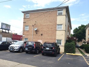 5011 W Diversey Ave in Chicago, IL - Building Photo - Building Photo