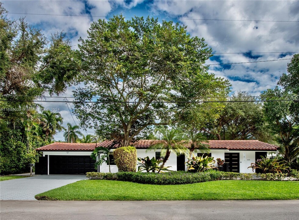 10101 NW Miami Ct in Miami Shores, FL - Building Photo