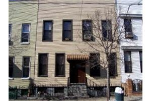 19-17 Gates Ave in Ridgewood, NY - Foto de edificio