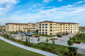 Grand Living at Tuscan Lakes in League City, TX - Building Photo - Building Photo