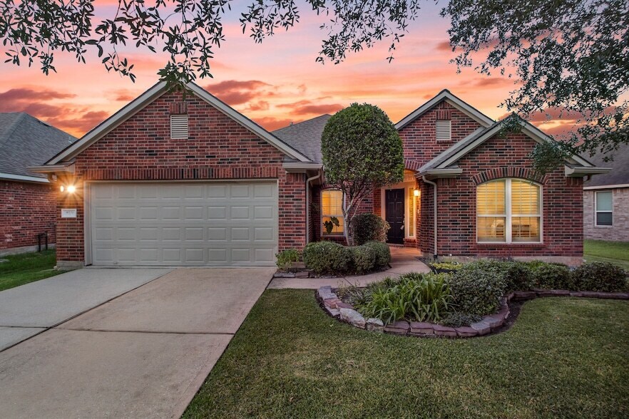 9226 Fernwillow Dr in Spring, TX - Foto de edificio