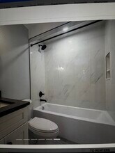 663 Columbia Rd, Unit #1 in Boston, MA - Foto de edificio - Building Photo