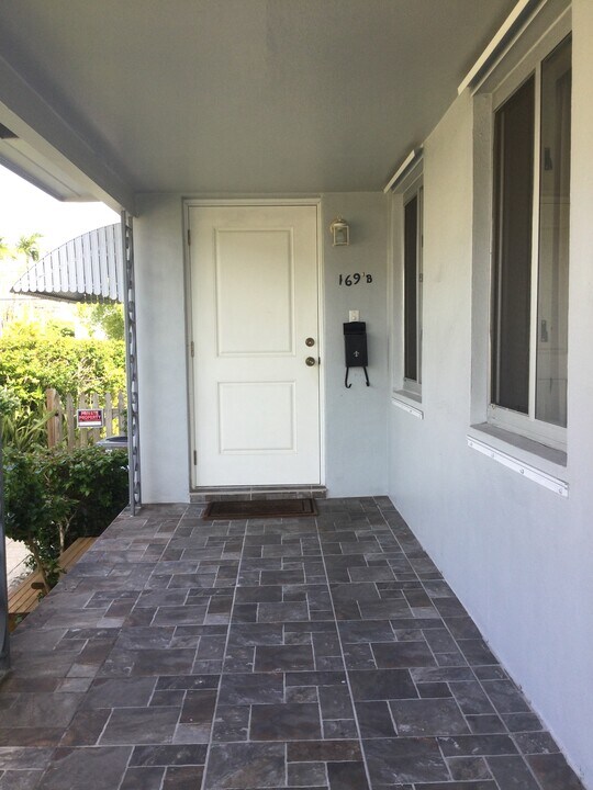 169 Curtiss Pkwy, Unit 3B in Miami Springs, FL - Building Photo