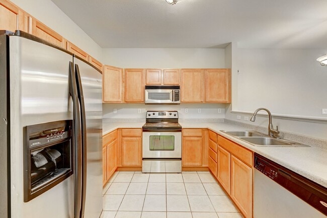 18801 E Water Dr in Aurora, CO - Building Photo - Building Photo