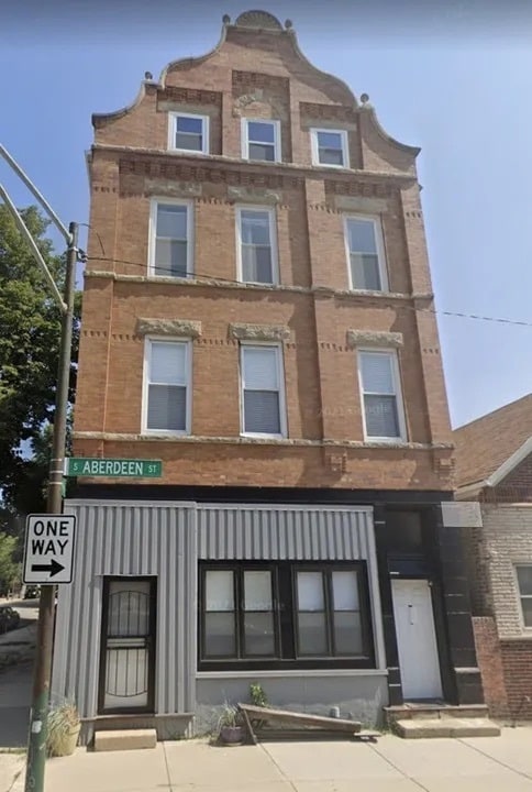 property at 3227 S Aberdeen St