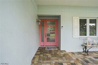 1590 Sandpiper St in Naples, FL - Building Photo - Building Photo
