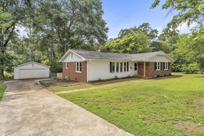 306 Fernwood Dr in Spartanburg, SC - Foto de edificio - Building Photo