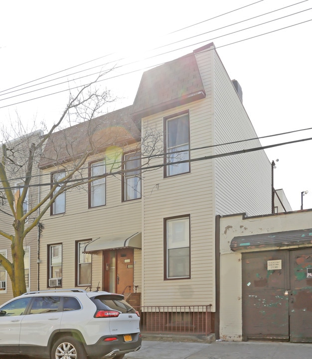 5912 67th Ave in Ridgewood, NY - Building Photo