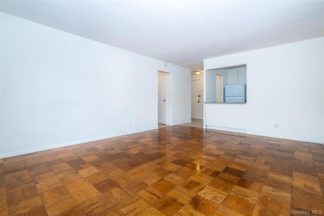 15 Lake St in White Plains, NY - Building Photo - Building Photo