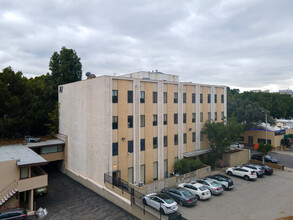 Oak Knoll Condominiums in Pasadena, CA - Building Photo - Building Photo