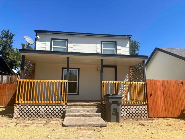 property at 704 SE 7th St