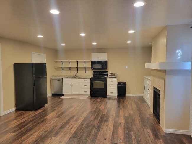 1097 S 1875 W, Unit 1,100 sqft basement