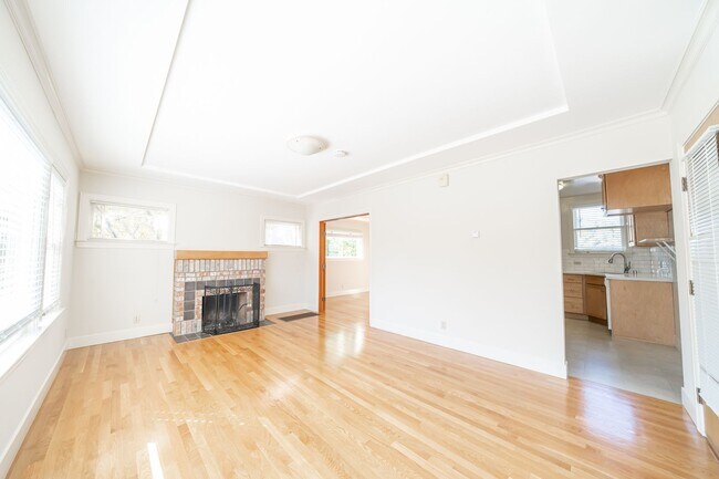 438-444 Elwood Ave in Oakland, CA - Building Photo - Building Photo