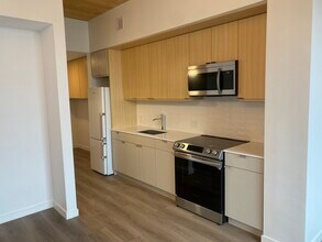 168 Broadway, Unit 154-507 in Somerville, MA - Foto de edificio - Building Photo