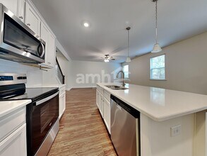 1121 Bethany Dallas Dr, Unit A in Charlotte, NC - Foto de edificio - Building Photo